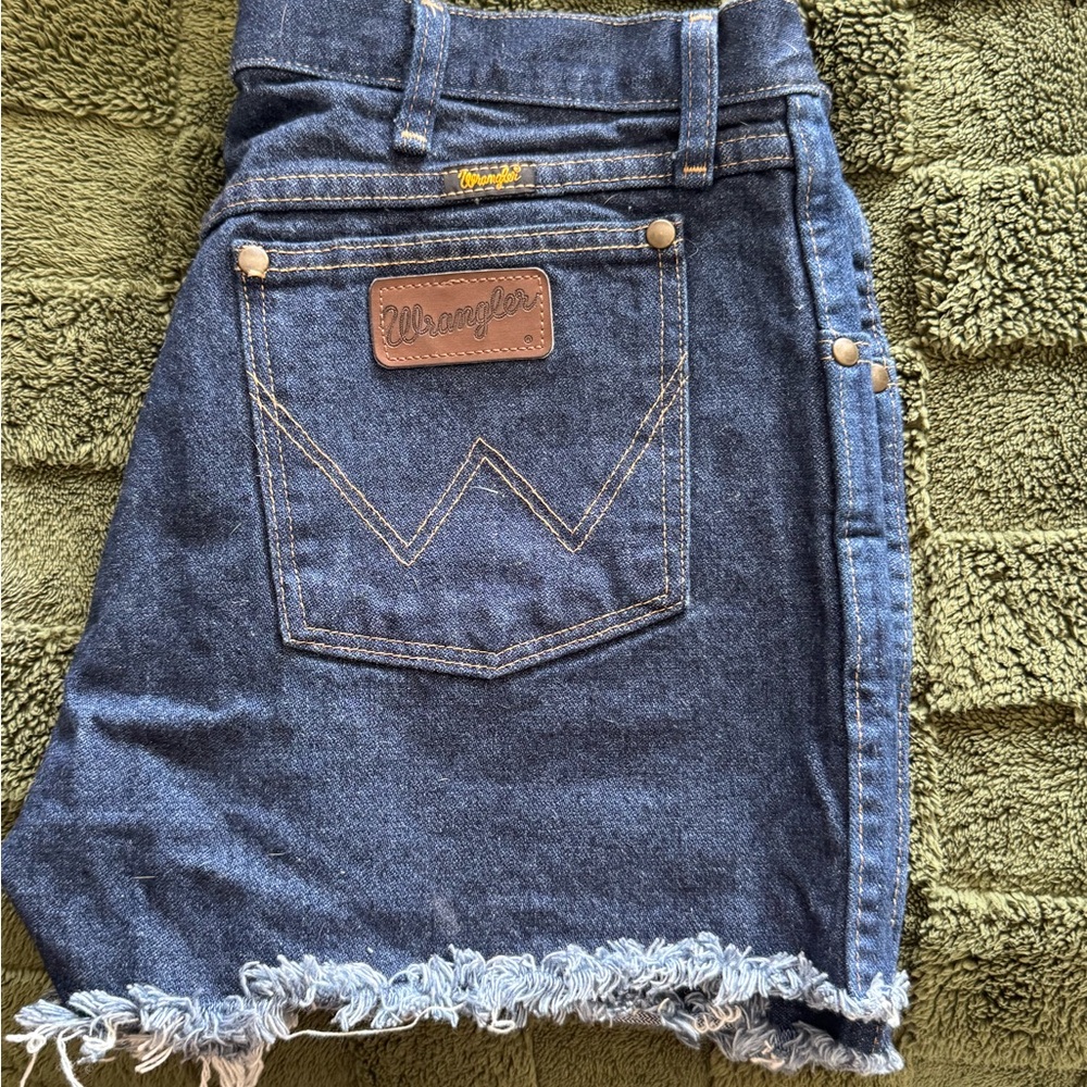 Wrangler Women's Frayed Hem Blue Jeans